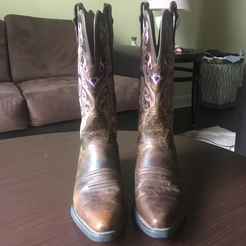 Barely worn Justin Cowboy boots